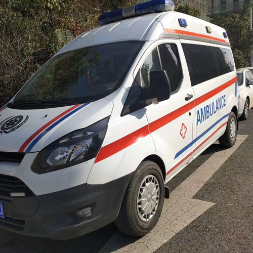 尖山品质救护车出租，为您的健康出行负责